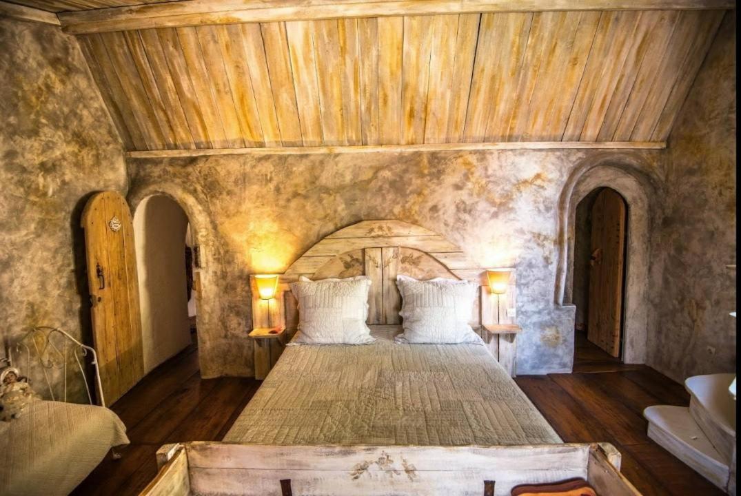 La Medievale Du Luberon Roussillon en Isere Dış mekan fotoğraf